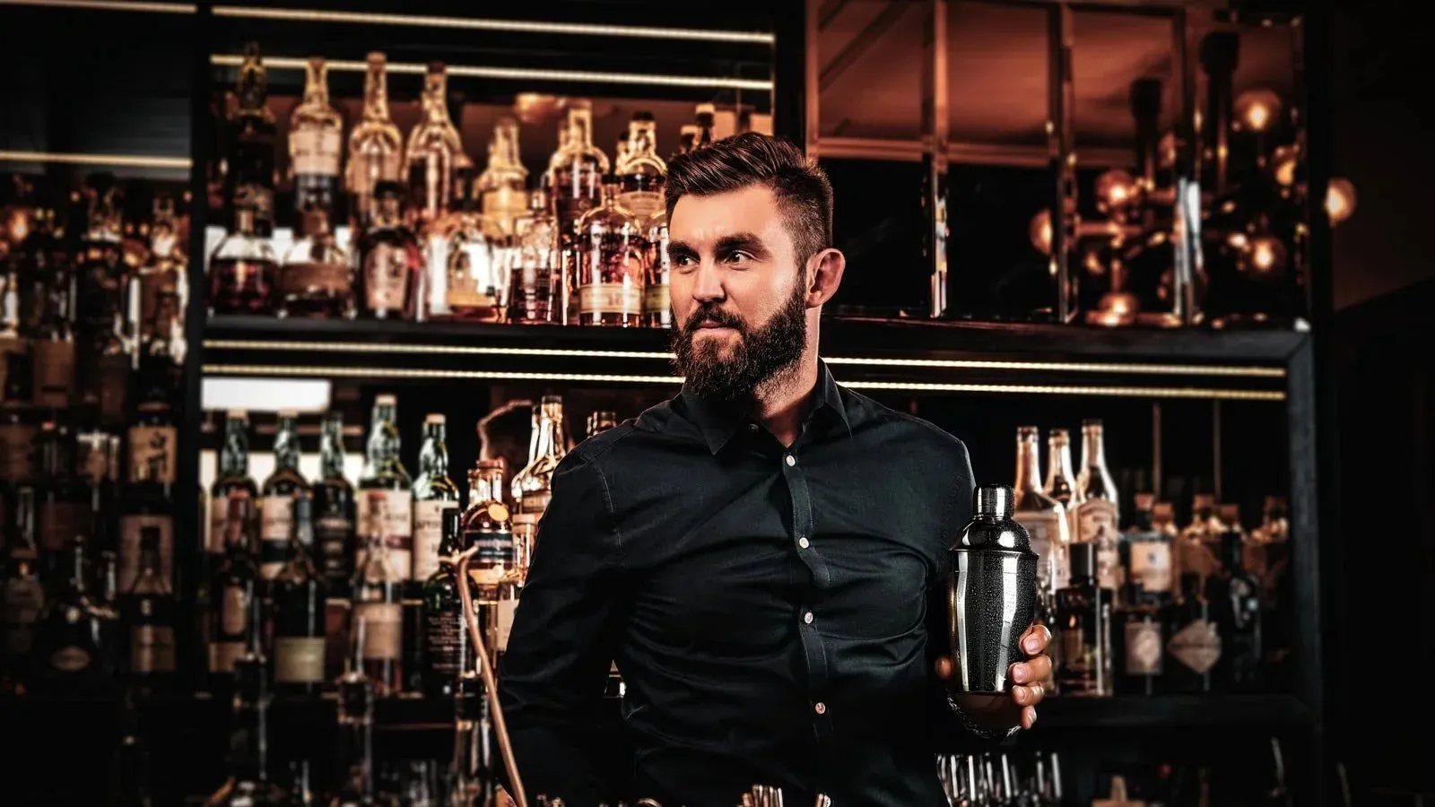 Hong Kong Cocktail Staffing: Consultants vs Full-Time Talent